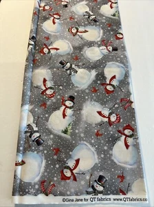 1 Yards X 44” Quilt Cotton Fabric QT Fabrics Winter Greetings Snowmen Toss Gray - Picture 1 of 3