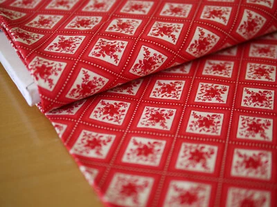 MODA Patchworkstoff, Baumwollstoff, Blumen in Raute, CINNABERRY by 3sisters - Bild 1 von 4