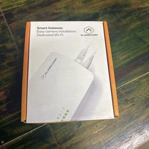 Alarm.com ADC-SG130 Telecamera Smart Gateway WiFi Sicuro - Foto 1 di 2