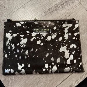 Soul Carrier Black Cowhide Clutch Zip Closure Hair-on Leather Desert Rain/Silver - Bild 1 von 8