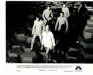 STAR TREK MOTION PICTURE 1979 #18 Nimoy, Kambatta, Collins, Shatner, Kelley - Picture 1 of 1