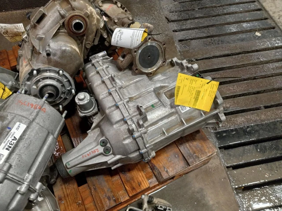 CAJA DE TRANSFERENCIA CHEVROLET SILVERADO 2500 PICKUP 2024 5.822 MILLAS 4x4 1638864 Foto 1 de 1