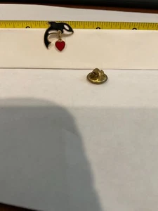 Broche broche corazón colgante rojo delfín con - Imagen 1 de 4