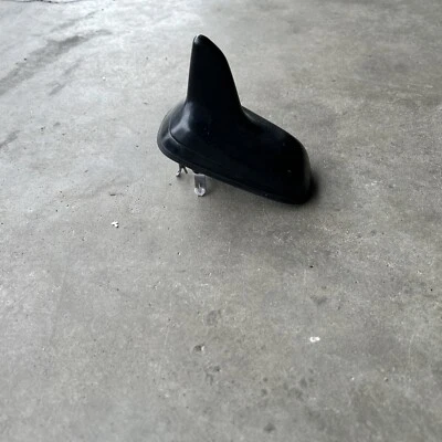 Volkswagen Golf MK7 Roof Antenna - 5Q0 035 507 E - Image 1 of 4