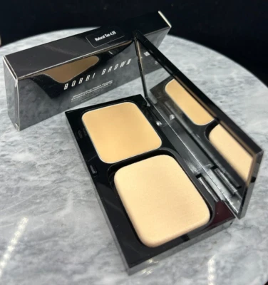 Base compacta em pó acabamento iluminador marrom Bobbi #castanho natural 4,25 -Novo na caixa - Imagem 1 de 4