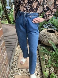 Levis 90’s Mom Style Jeans 13 