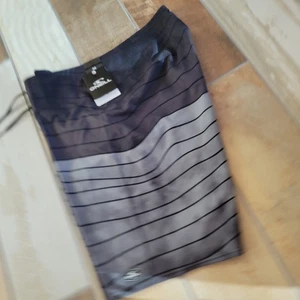 Neu mit Etikett O'Neill Hyperfreak Swell Boardshorts für Herren Gr.34. Schwarz NEU - Bild 1 von 4