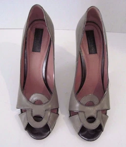 DEREK LAM Taupe Leather Open Toe Front Design Heels Size 9  Made In Italy - Picture 1 of 8