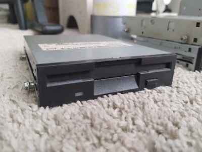 TEAC Fd-235hf C291 1.44mb 3.5in Internal Floppy Drive 193077c291 - Image 1 of 2