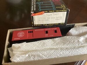 Roundhouse HO C304 SOUTHERN PACIFIC LINES Old Time Side Door Caboose    NIB