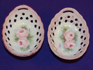 2 HAND PAINTED PORCELAIN CHINA DELICATE BASKETS/ RING HOLDER PINK FLOWERS SIGNED - Picture 1 of 8
