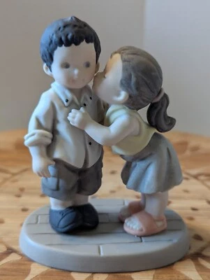 2001 Kim Andersons "First Kiss" Figurine ~ NBM Bahner Studios AG ~ Alaska Mamma - Image 1 of 4