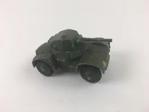Vintage DINKY TOYS Metal WWII Armoured Car Tank #670 Green Army - Picture 1 of 5