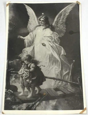 Tarjeta postal religiosa cristiana vintage fotográfica ángel de la guarda y... - Imagen 1 de 3