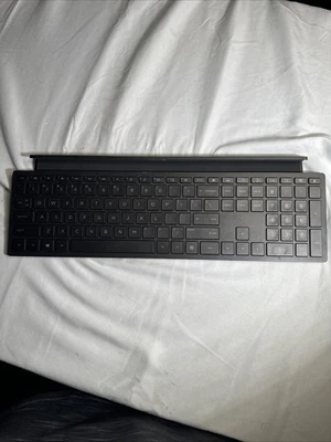 HP Slim Wireless Bluetooth BLACK KEYBOARD HSA-P009K needs dongle - Image 1 of 4