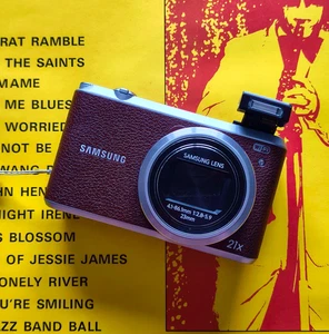 Samsung WB Series WB350F 16,3-MP-Digitalkamera – braunes Leder - Bild 1 von 7