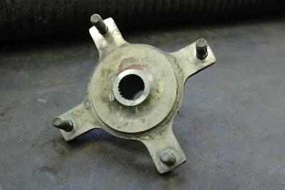 Buje trasero izquierdo o derecho Suzuki Quadrunner 250 2002 OEM B4464-52 Foto 1 de 4