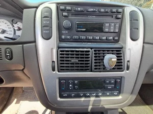 Audio Equipment Radio 4 Door Am-fm-cd 6 Disc Fits 01-04 EXPLORER 2506617 - Picture 1 of 12