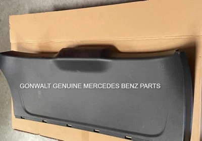 Tapicería puerta levadiza trasera Mercedes Benz GLA45 AMG GLA35 AMG 2021-2023 24774065009051 Foto 1 de 3