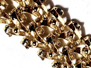 Chunky Wide Bracelet Gold Tone Filigree Metal VTG Safety Box Clasp 7" - Picture 1 of 6