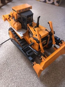 Model Caterpillar D9L. Remote Control With Smoke. - Picture 1 of 9