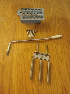 Squier Stratocaster Tremolo 2002 20th Anniversary - Picture 1 of 4
