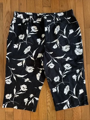 Pantalones cortos CHAPS negros blancos con estampado floral de 5 bolsillos talla 12 elásticos Foto 1 de 4
