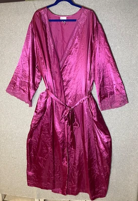 Amoureuse 缎面长袍女式 3X 深粉色腰带蕾丝装饰 — 第 1/4 张图片