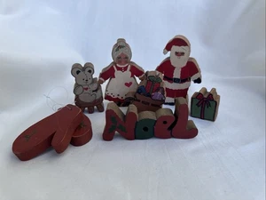 Vintage 1987 Holz Weihnachtsfiguren Weihnachtsmann & Frau Claus handbemalt siehe Fotos - Bild 1 von 8
