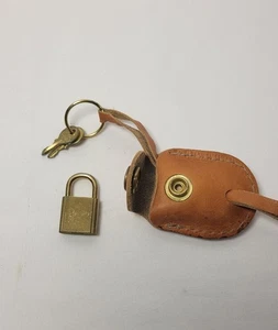 Ledertasche mit Gepäckschloss und Schlüssel - Bild 1 von 7