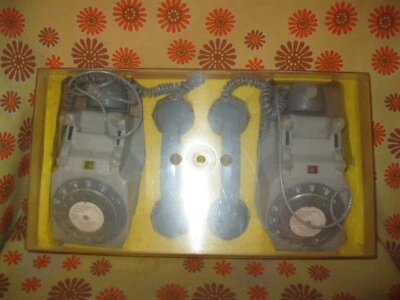 Vintage 70s Ancien COFFRET 2 TELEPHONE ELECTRIQUE A PILES FRANCE JOUETS GARNIER - Photo 1/4