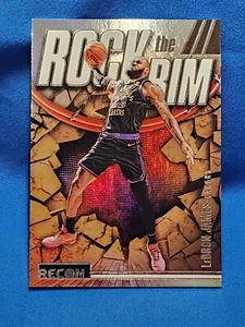 LEBRON JAMES 2023-24 RECON #16 ROCK THE RIM SILVER PRIZM - Foto 1 di 2