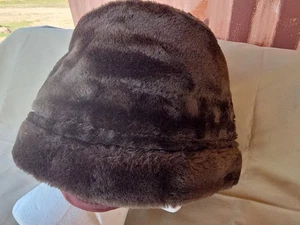  Sombrero cubo de piel de oveja u otra piel marrón invierno acolchado interior unisex vintage usado en excelente estado - Imagen 1 de 12