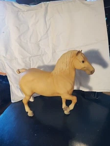 Breyer Belgian #906 Goliath Palomino Draft Horse CE 1995 - Picture 1 of 12