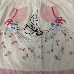 Half Apron White 2 Bonnet Girls Embroidered Pink Ruffle Cooking 50s Style vtg - Picture 1 of 12