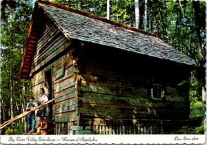 Knoxville Tennessee Museum of Appalachia Schoolhouse • Scalloped Continental - Picture 1 of 2