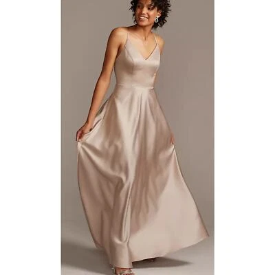 Vestido Largo CELEBRATE DB STUDIO Correa Espagueti Satinado Línea A Talla 22 Biscotti  Foto 1 de 4