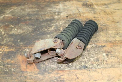 Honda CL350 1971 Scrambler reposapiés trasero pasajero clavijas juego peldaños par A1-3305 Foto 1 de 4