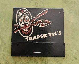 VINTAGE MATCHBOOK UNSTRUCK TRADER VIC'S RESTAURANT THE SAVOY HILTON NEW YORK - Picture 1 of 3