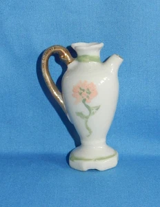 Vintage Japan Mini 2 1/2" Krug mit Blumenmuster Goldakzente - Bild 1 von 6
