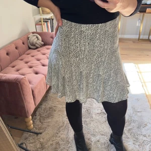 THREE EIGHTY TWO Black & White Abstract Print A-Line Flounce Skirt Size S - Picture 1 of 9