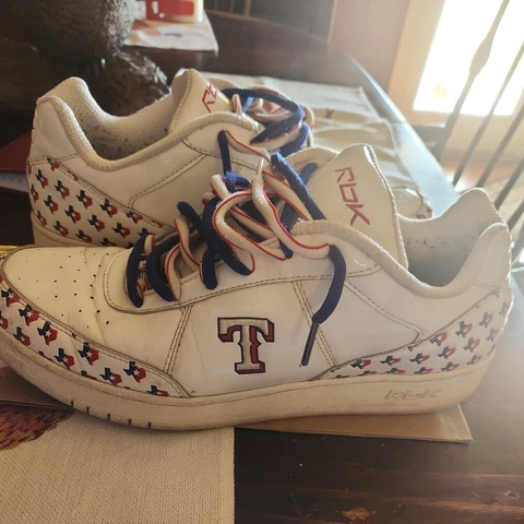 TEXAS RANGERS BASEBALL RBK SHOES  SZ 12 Cover