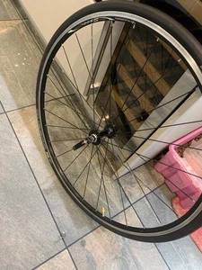 Rueda delantera para bicicleta de carretera 700c y neumático Schwalbe - Imagen 1 de 7