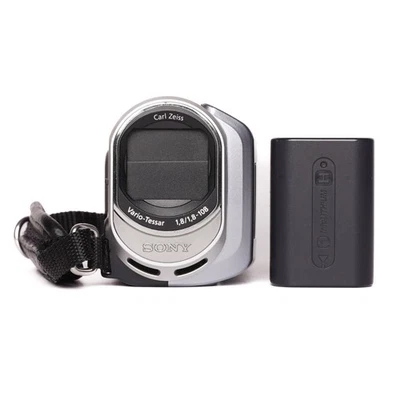 Sony Handycam DCR-SX60E 16GB PAL Camcorder - Silver - MINT - Image 1 of 4