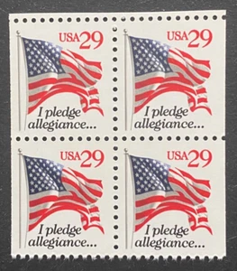 US Stamps, Scott #2594 29c Pledge of Allegiance booklet blk of 4 1993 XF/S M/NH - Picture 1 of 3