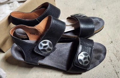 Taos Footwear Carousel 2 Wedge Sandals Black Embossed Leather Shoes New - Image 1 of 3