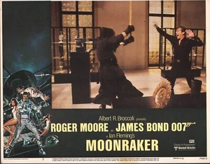 MOONRAKER - JAMES BOND 007 / ROGER MOORE - ORIGINAL AMERICAN LOBBY CARD - Picture 1 of 1
