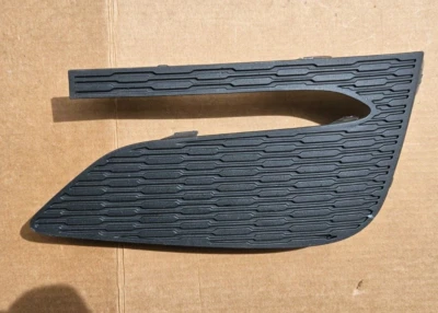 Cubierta antiniebla del pasajero delantero derecho Chevrolet Cruze 2016-19 OEM 23349817 Foto 1 de 4