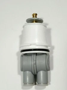 Universal Duschpatrone Ersatz für #RP46074 Aftermarket wesentliche Werte - Bild 1 von 6