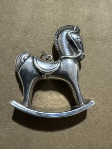 R M Trush 1973 Vintage Sterlingsilber Schaukelpferd großer Anhänger EUC selten - Bild 1 von 9